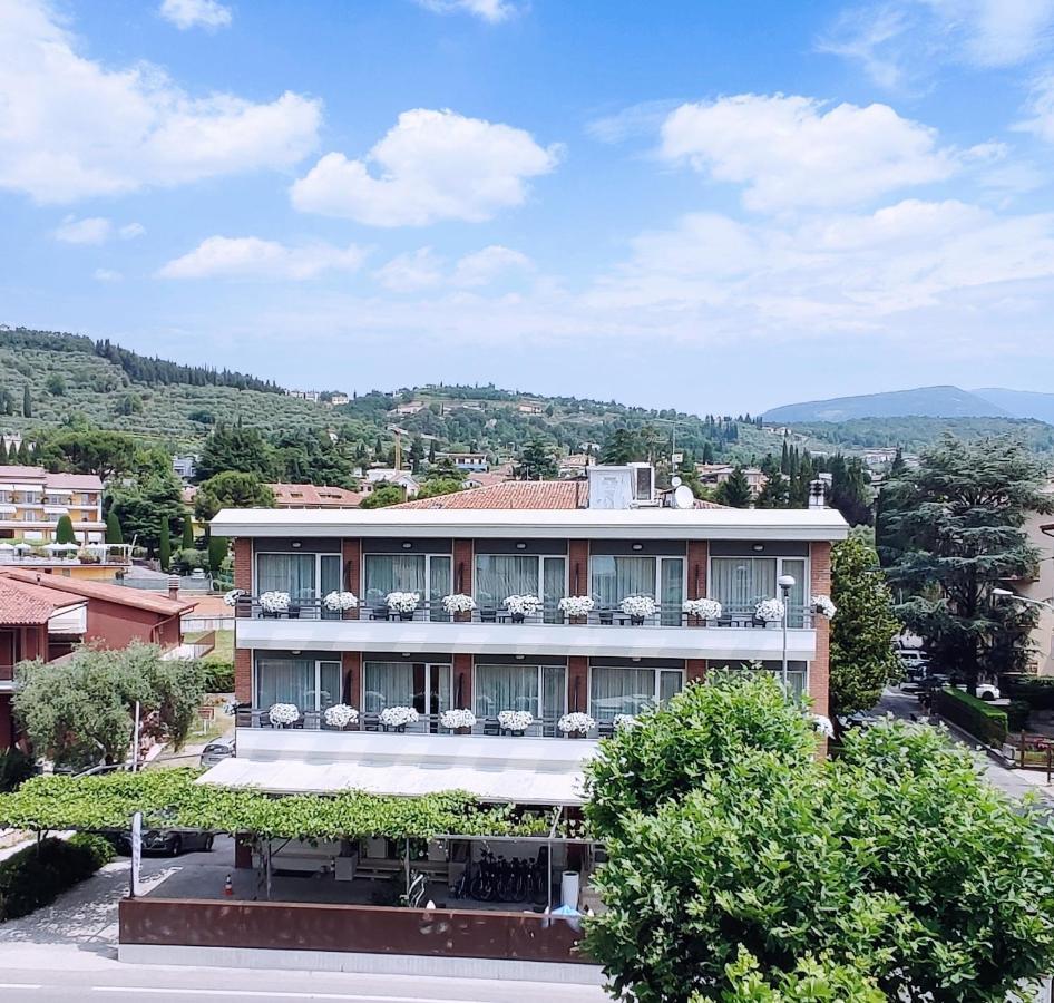 Hotel Benaco Garda ***S Extérieur photo