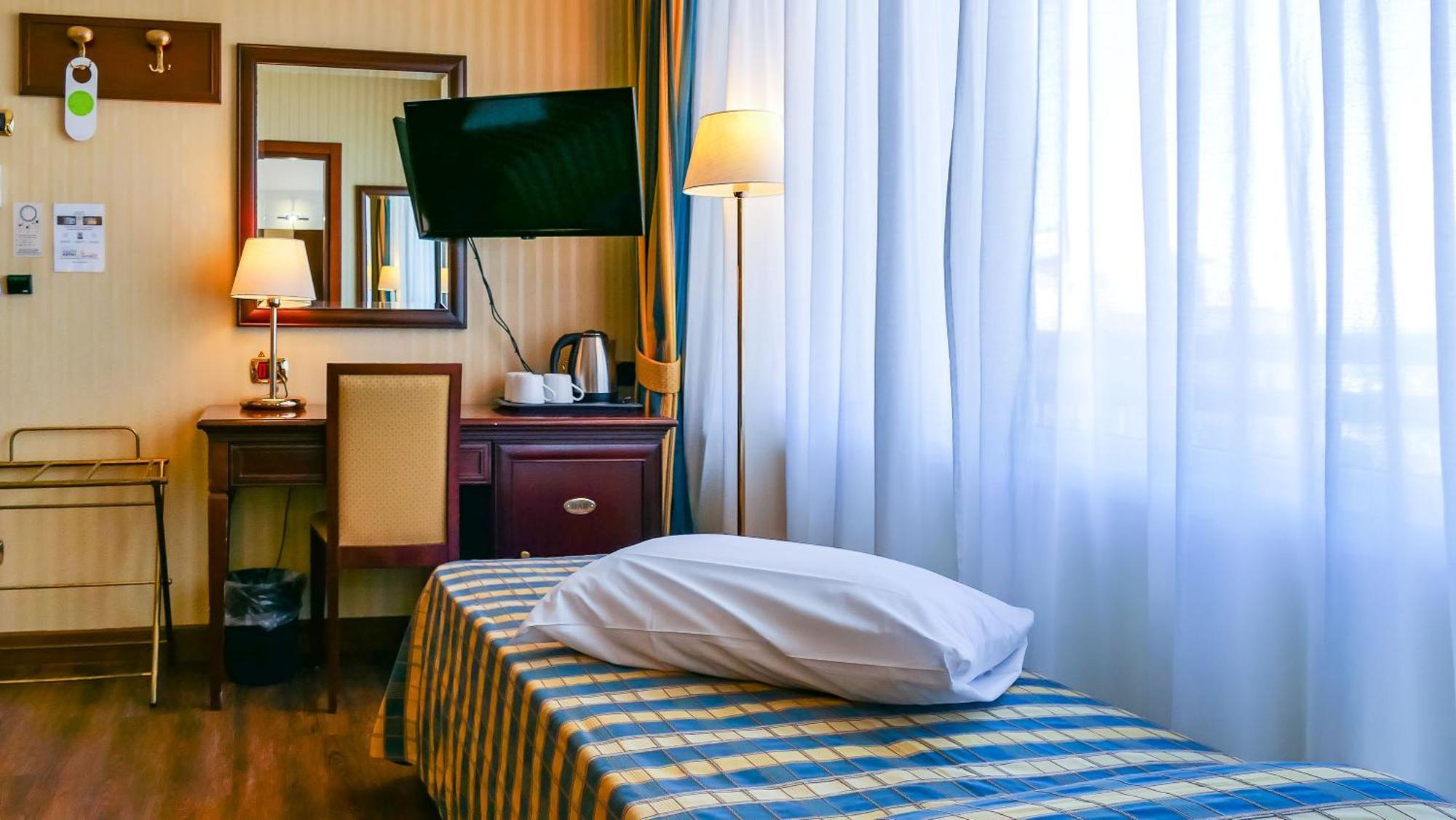 Hotel Benaco Garda ***S Extérieur photo