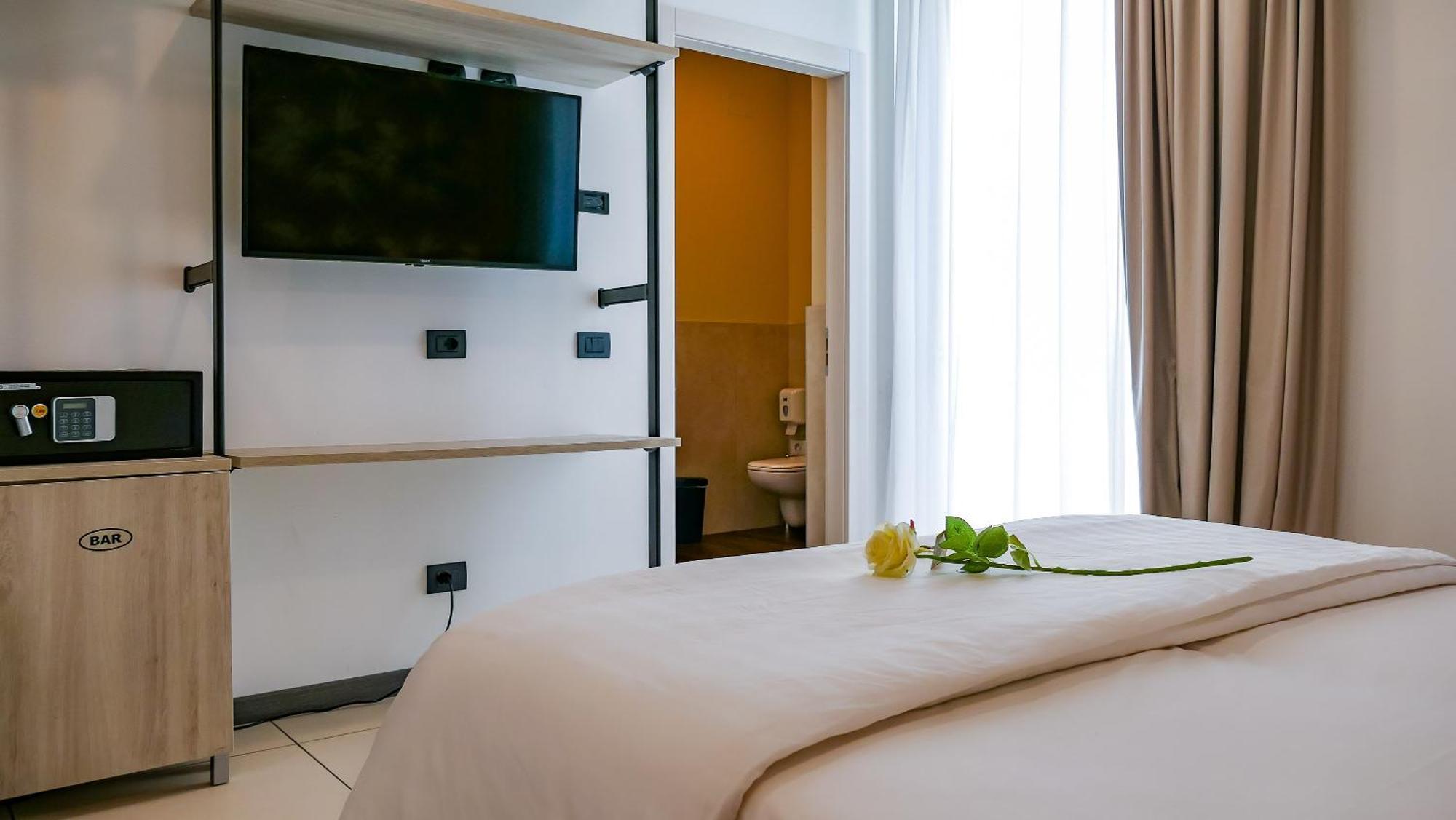 Hotel Benaco Garda ***S Extérieur photo