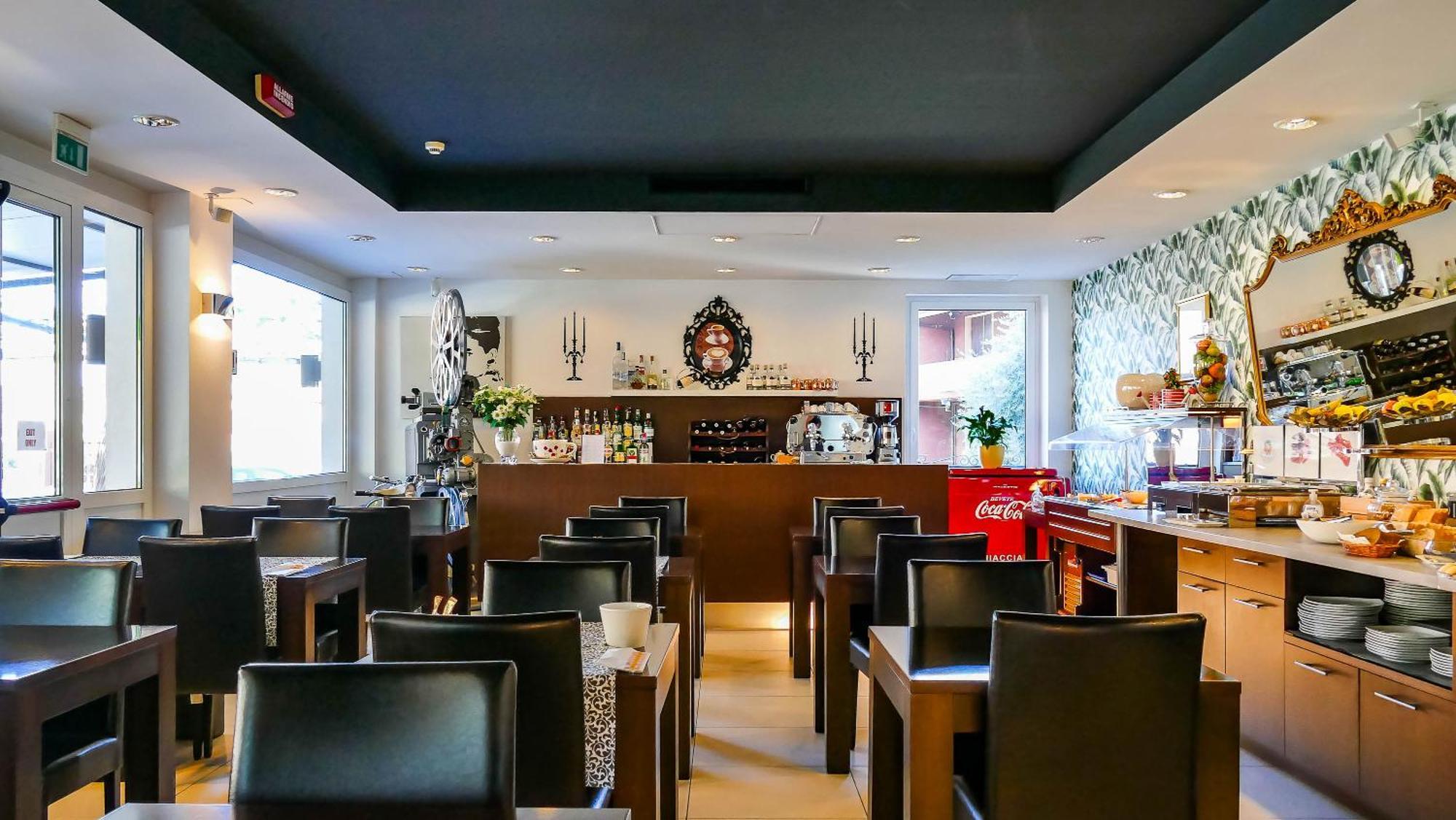 Hotel Benaco Garda ***S Extérieur photo