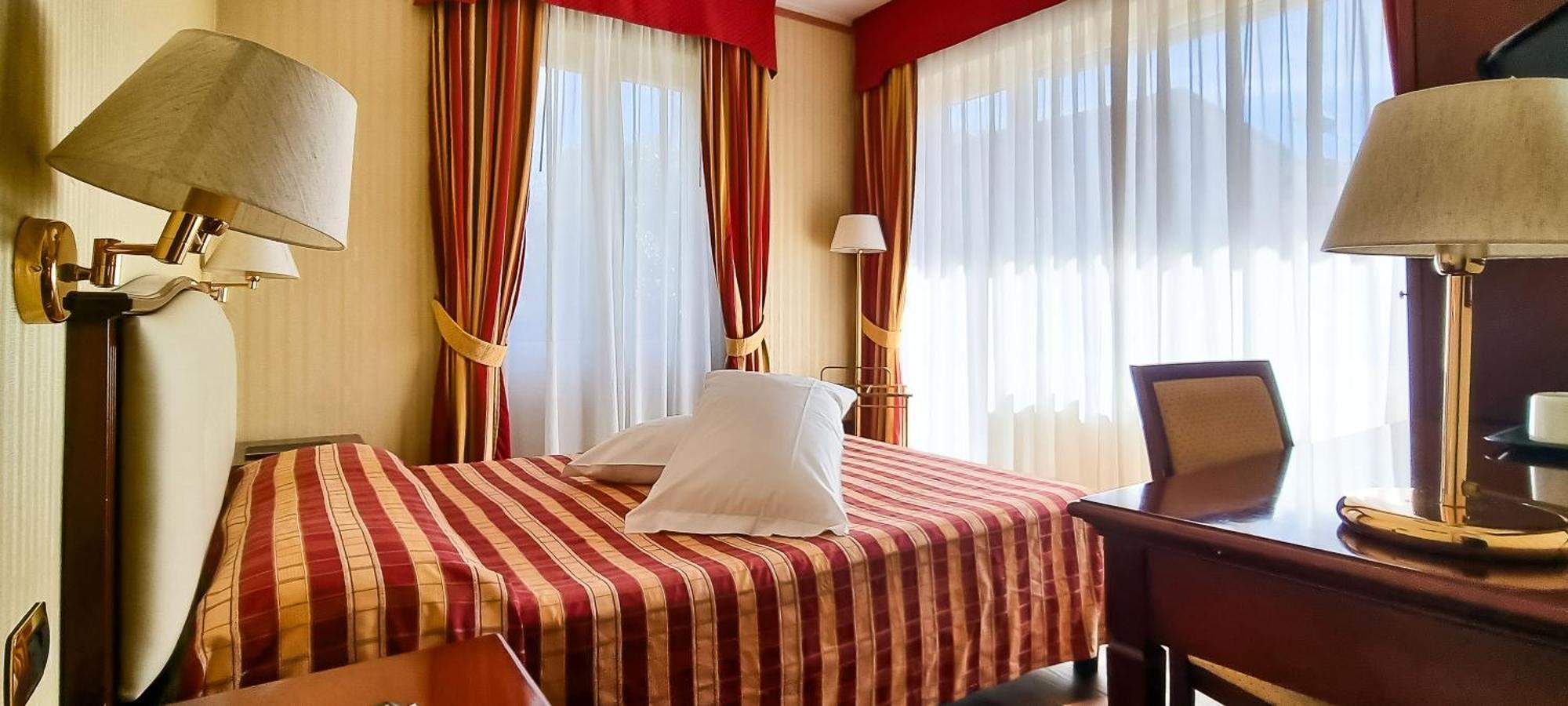 Hotel Benaco Garda ***S Extérieur photo