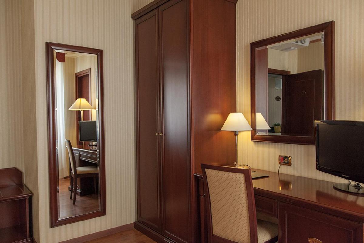 Hotel Benaco Garda ***S Extérieur photo